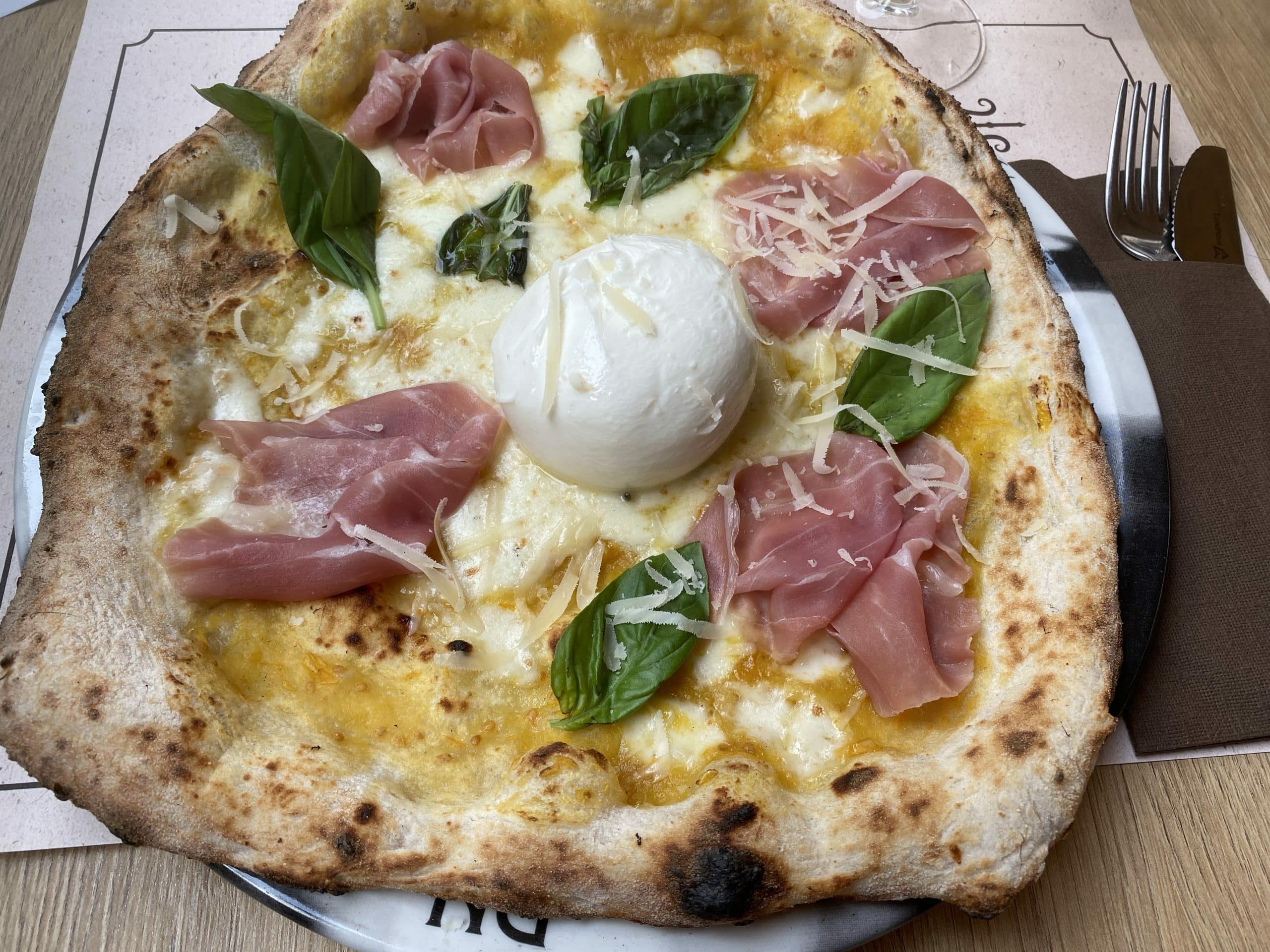 Pizza von der Pizzeria Di Napoli